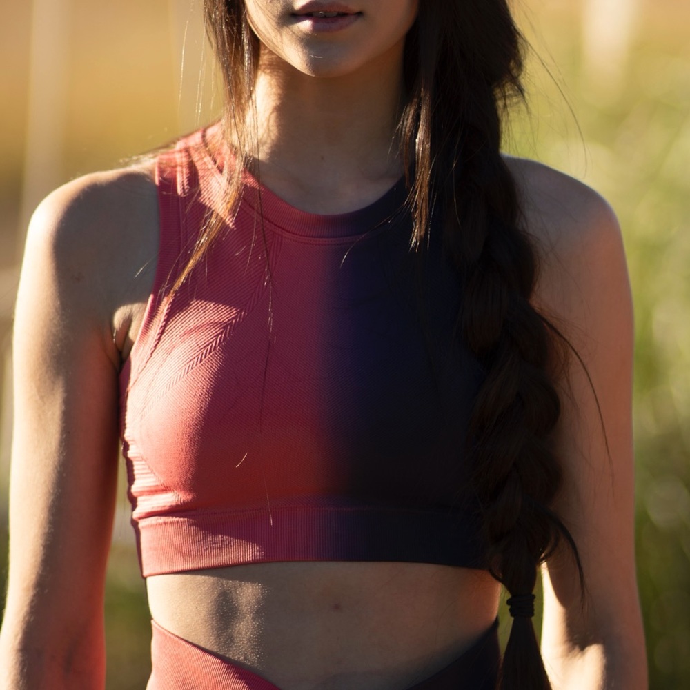 MONO B OMBRÉ SEAMLESS BRA, fully lined with removable pads. NWT